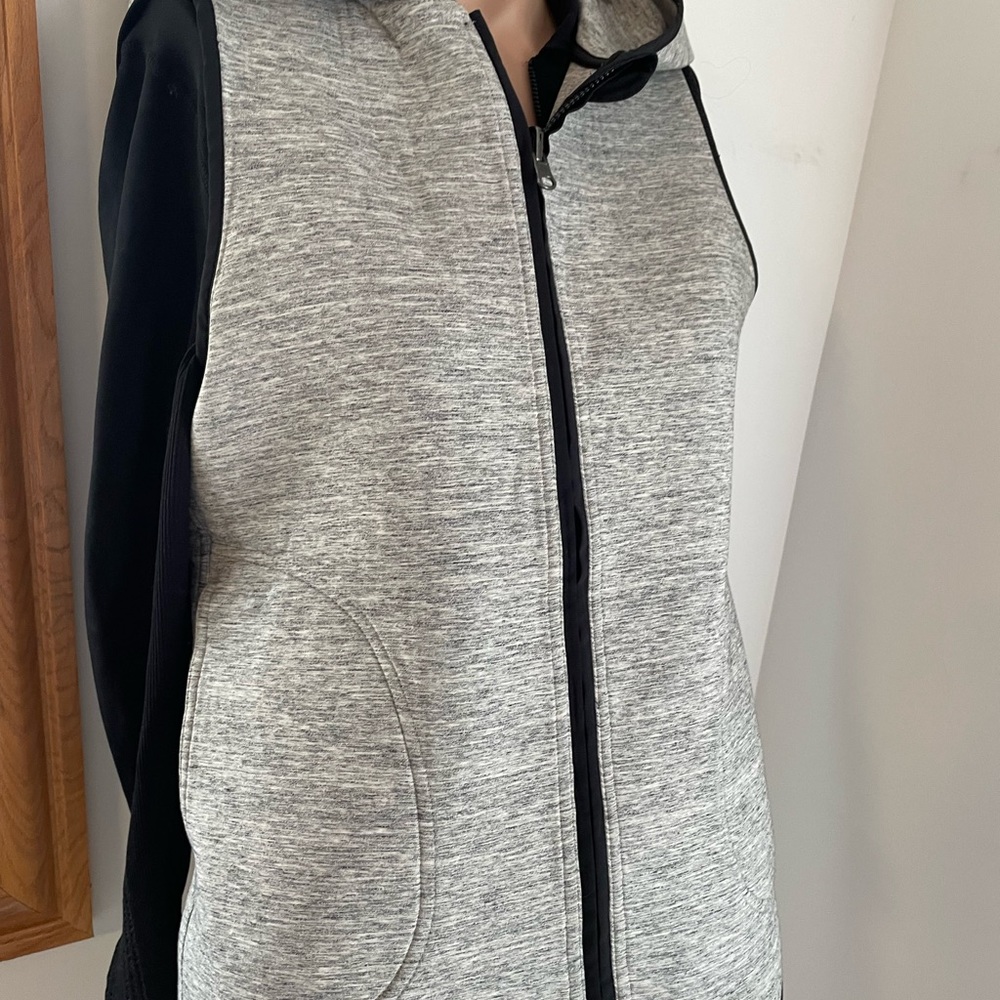 ๐ธ18.5โPTP reversible hooded insculpt vest lululemon hoodie 6 8 grey space - Picture 5 of 7